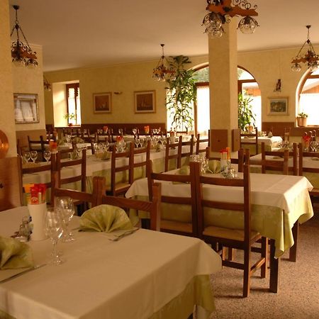 Albergo Ristorante Sole Mezzoldo エクステリア 写真