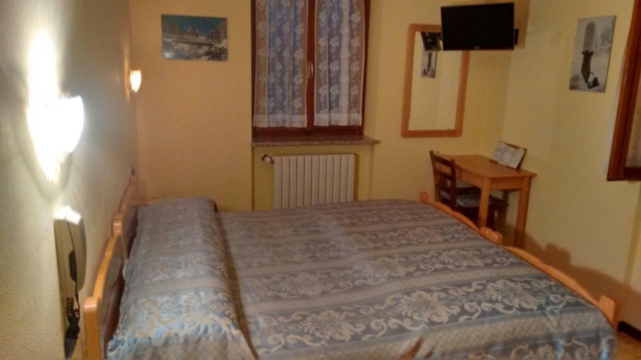 Albergo Ristorante Sole Mezzoldo エクステリア 写真