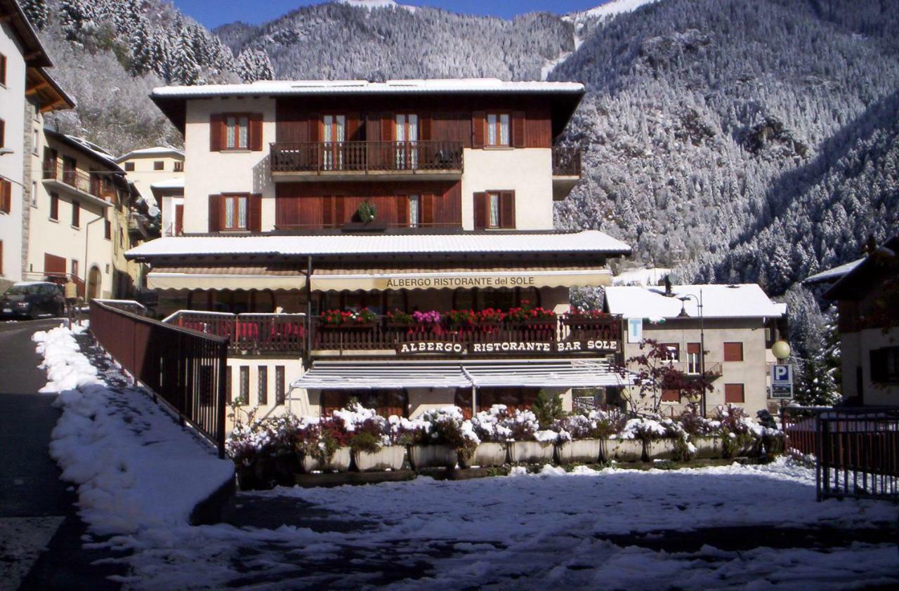 Albergo Ristorante Sole Mezzoldo エクステリア 写真